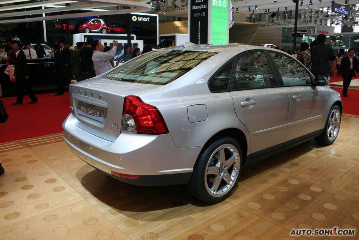 沃尔沃S40最新报价深度解析与个人观点