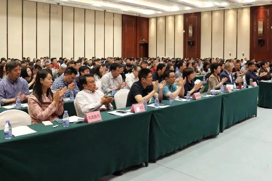 凤凰传媒行情,逆风翱翔,成就梦想之旅的传媒巨头