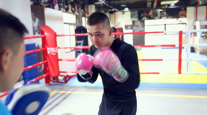 科技重塑拳击,全新体验来袭,拳击比赛价格与非凡体验揭秘