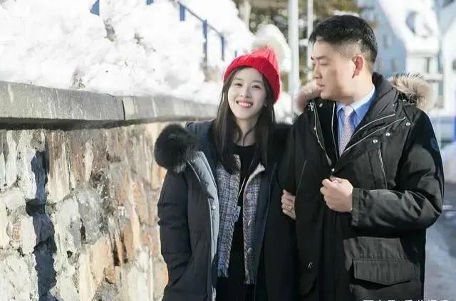 章泽天最新动态照片,展现力量与自信的魅力