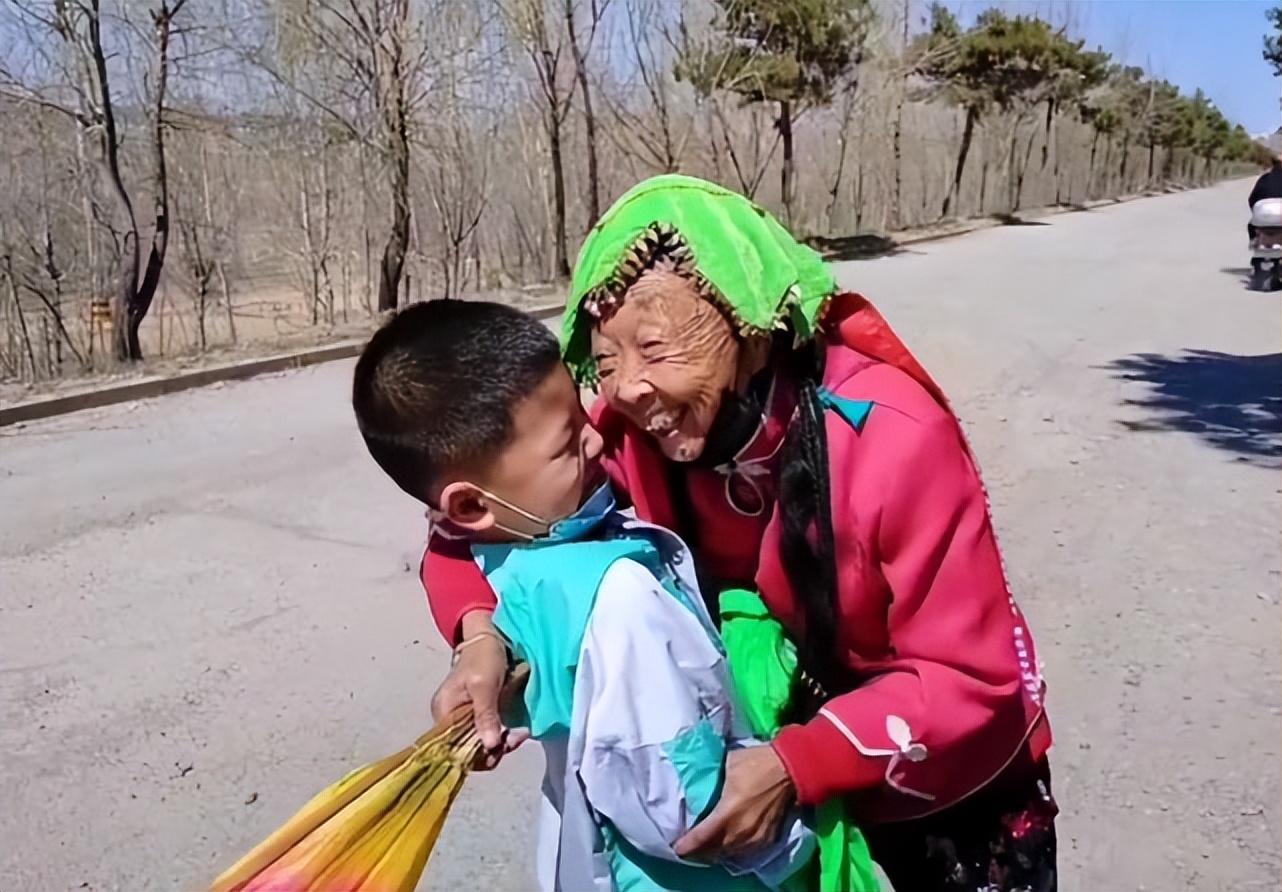 李玉成马玉琴最新动态,自然美景探索之旅启程