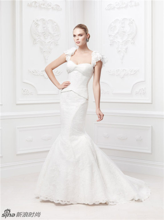 最新婚纱礼服，爱的绽放与友情的见证