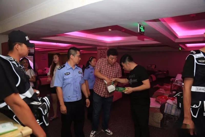 最新大同洗浴中心小姐,最新大同洗浴中心小姐,小巷中的秘密温泉故事