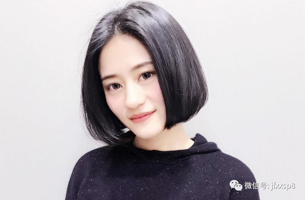 女性中短发最新时尚潮流图片,展现简洁魅力
