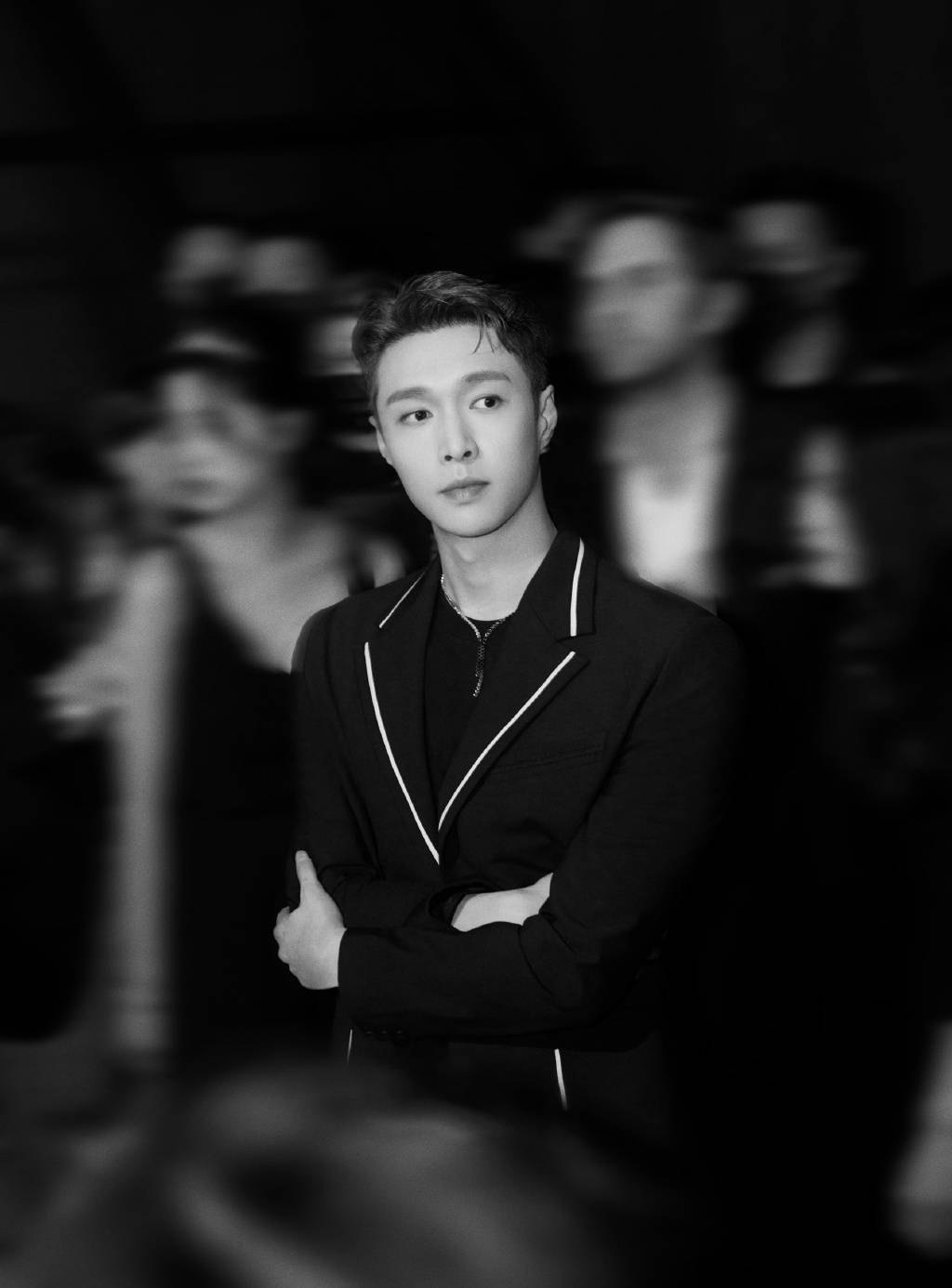 张艺兴知乎最新,小巷深处的独特风味探店之旅