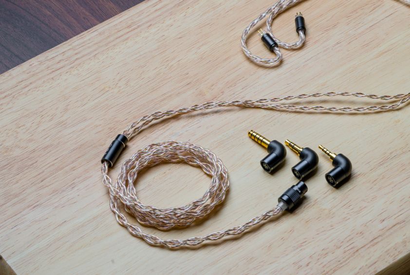 时代潮流与通信技术的融合,最新耳线风潮来袭