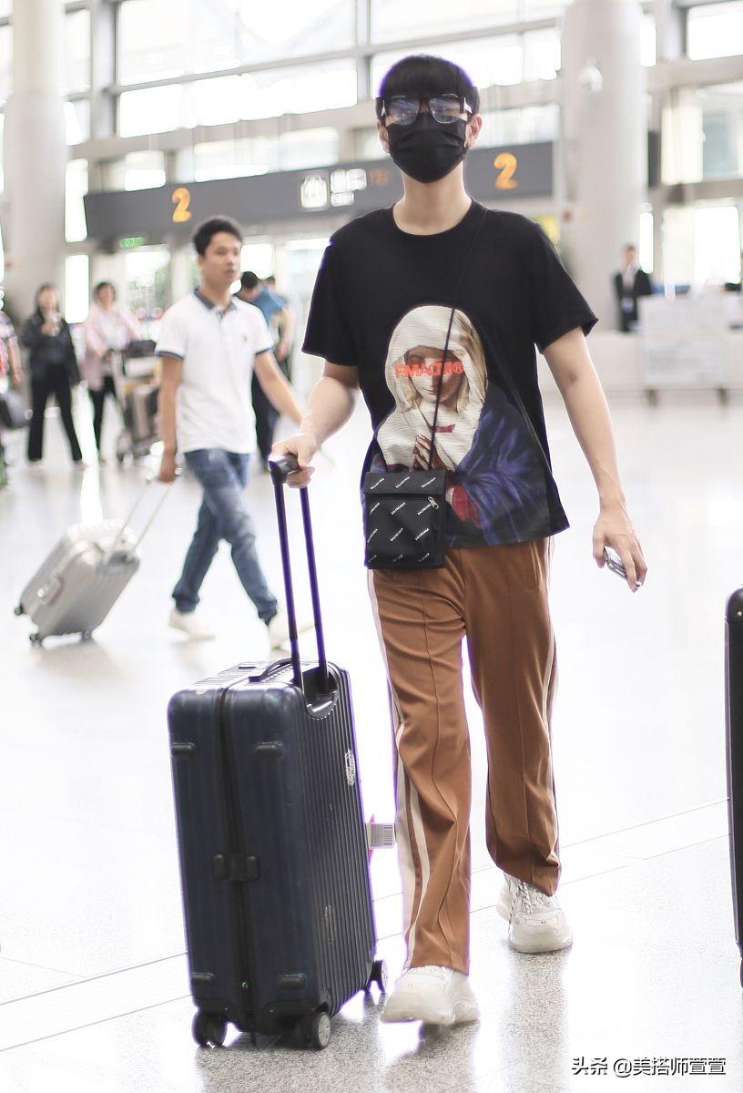 汪苏泷机场最新动态与追星指南,近距离接触偶像的详细步骤