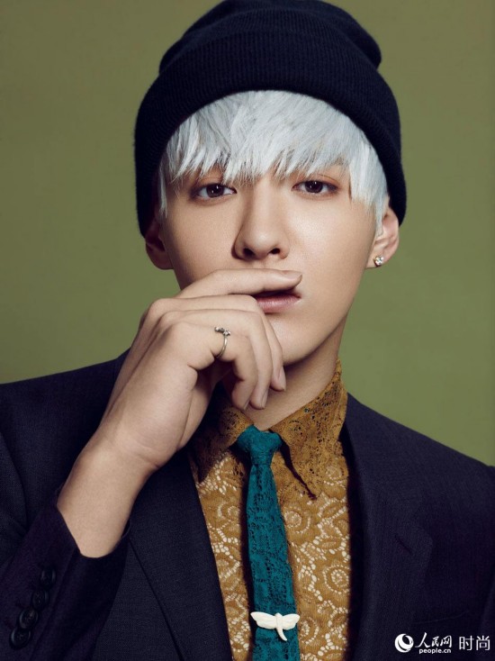 吴亦凡最新写真亮相,时尚王者风范魅力四溢!