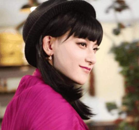 明星女装惊艳时刻，美艳至极的扮装风采！