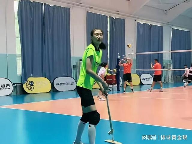 天津女排教练最新动态，探寻小巷中的美食宝藏之旅