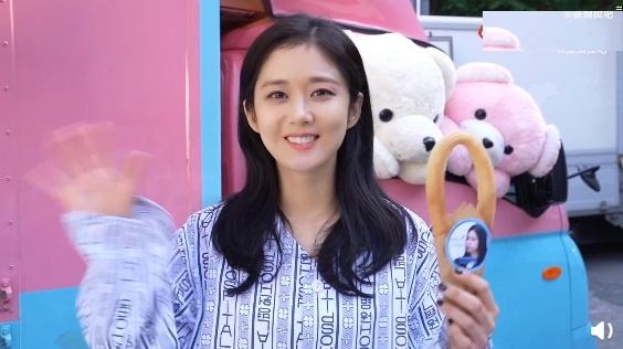 探索小巷深处的独特魅力，一位四十多岁男演员与隐藏版特色小店的邂逅故事
