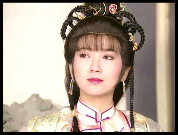 她最新艺术作品惊艳亮相,细节之美展现艺术风采!