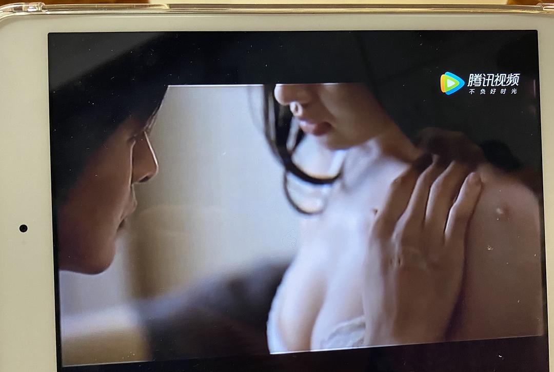 孙艺珍电影外出，自然之旅中的心灵寻觅与宁静探索