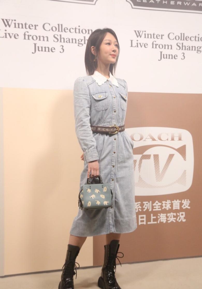 明星牛仔裙,自然之旅的时尚启示与风景印记