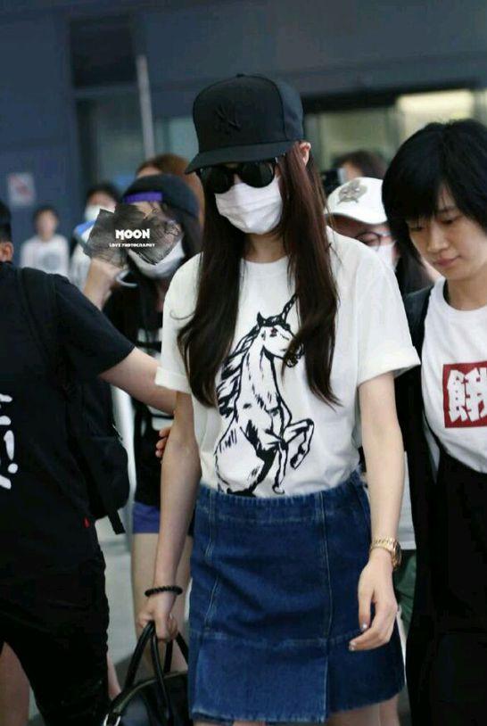 明星牛仔裙,自然之旅的时尚启示与风景印记