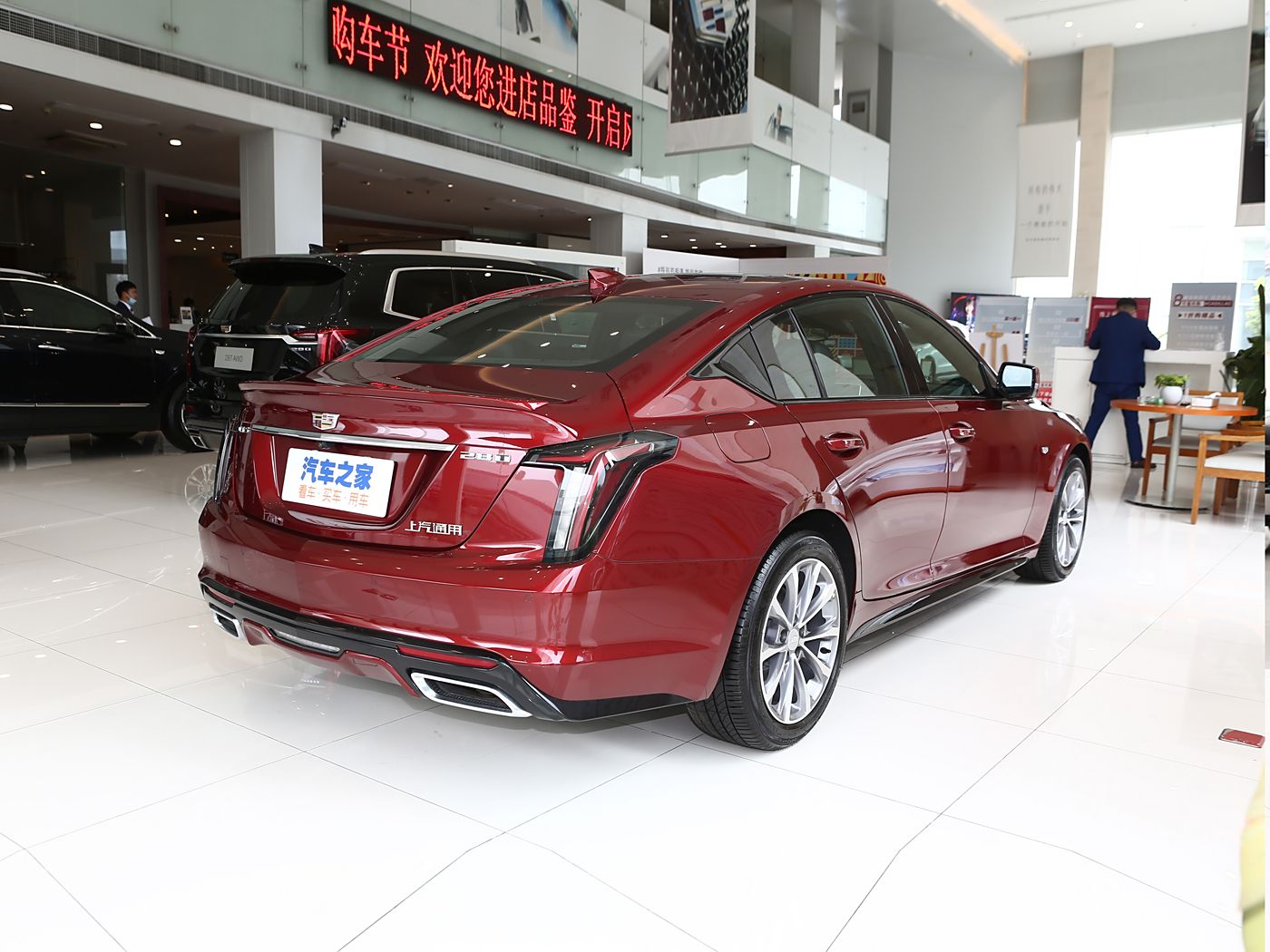 凯迪拉克CT5价格表揭秘,小巷中的豪华探秘之旅