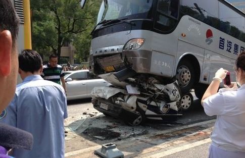 北京最新交通事故及科技产品介绍概述