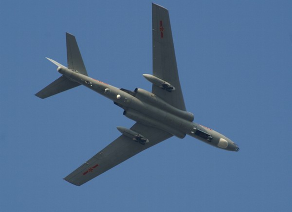 中国最新轰炸机震撼登场,展现空中力量新风采!