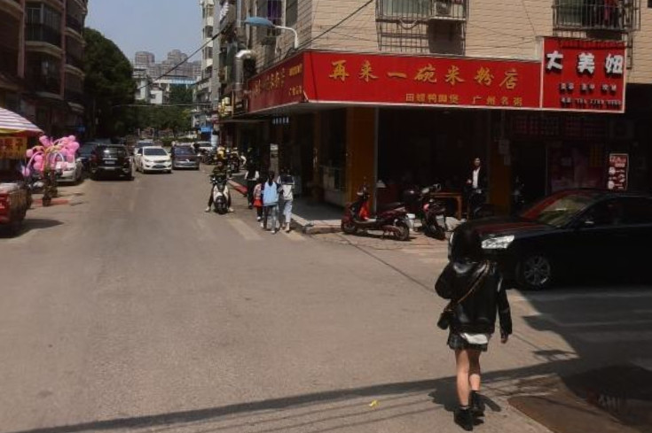 南宁鸡婆一条街,探秘小巷中的独特风情与风味