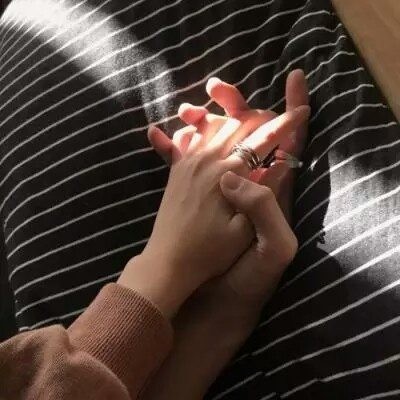 最新牵手头像图片大全及其制作指南