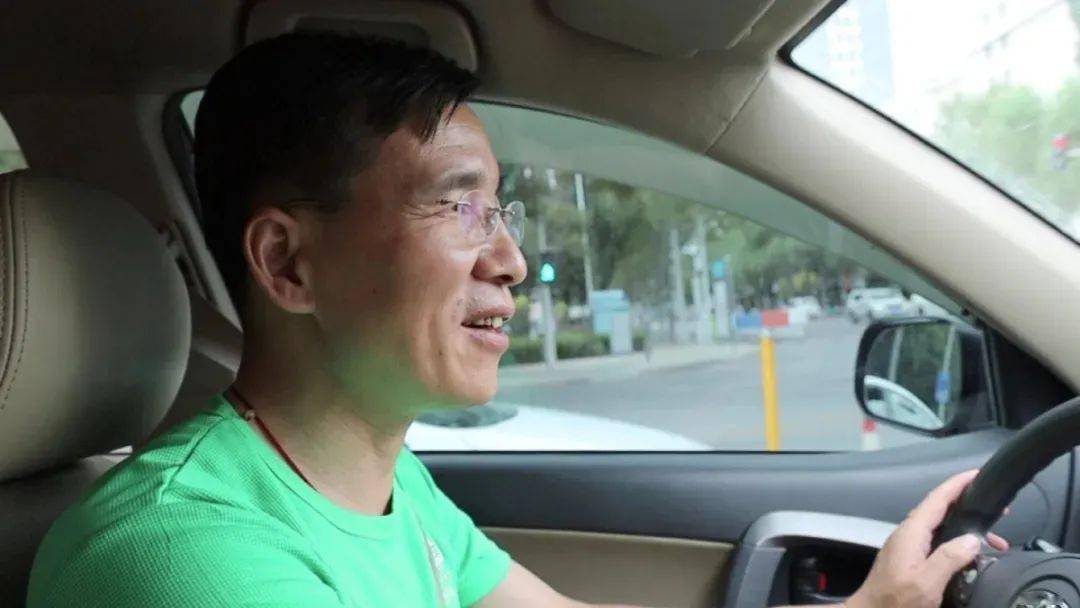 外媒朱瑞峰最新消息,小巷深处的独特风味揭秘