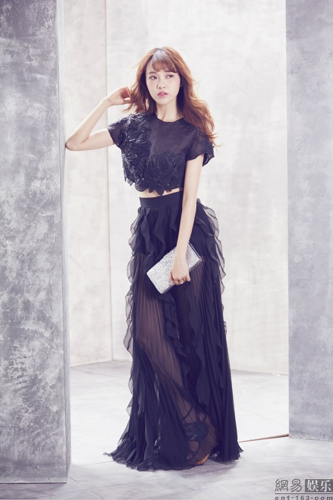 最新黑纱引领的自然美景轻松探索之旅