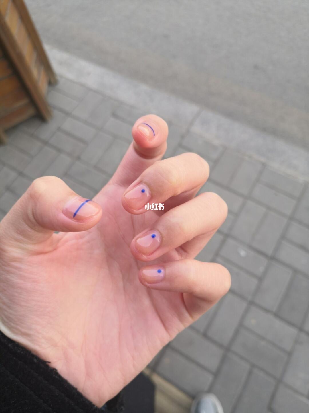 最新款短指甲,爱与陪伴的小故事