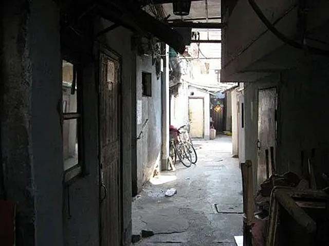 上海老人送房最新动态,特别的礼物与无尽的温情